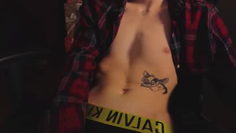 Snapshot of tommiehi chatting on 11.28.25 Tommie online show from 11.28.25