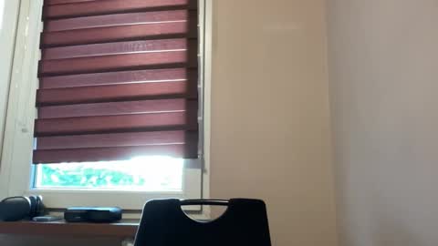 tommilovee online show from 04.04.26