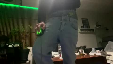 Snapshot of tommit84 chatting on 03.10.25 tommit84 online show from 03.10.25