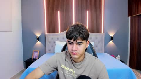 Tommy  online show from 11.08.25