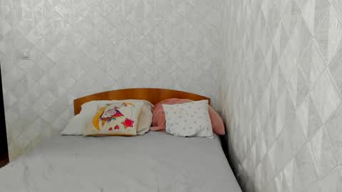 Tommy loves Katie online show from 12.05.24