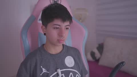 Snapshot of tommy_blue1 chatting on 11.19.25 Blue online show from 11.19.25