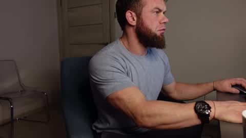 Snapshot of tommy_burnzzz chatting on 12.31.24 tommy burnzzz online show from 12.31.24