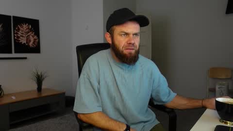 Snapshot of tommy_burnzzz chatting on 11.18.25 tommy burnzzz online show from 11.18.25