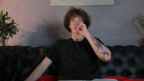 Snapshot of tommy_jamm chatting on 11.13.25 Tommy online show from 11.13.25