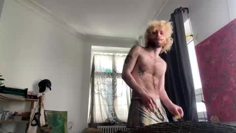 Snapshot of tommyg6420 chatting on 09.08.25 First Show ever 3 online show from 09.08.25