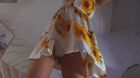 Snapshot of tomoe_b chatting on 01.23.25 leyla online show from 01.23.25