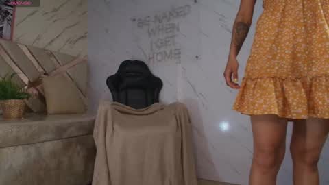 Snapshot of tomoe_b chatting on 02.11.25 leyla online show from 02.11.25