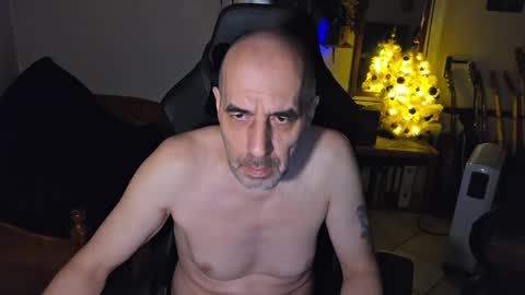 Snapshot of toninspektor chatting on 12.14.25 toninspektor online show from 12.14.25