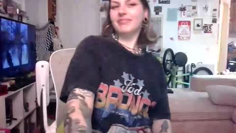 Snapshot of tonkawilde chatting on 02.19.26 Tonka Wilde online show from 02.19.26