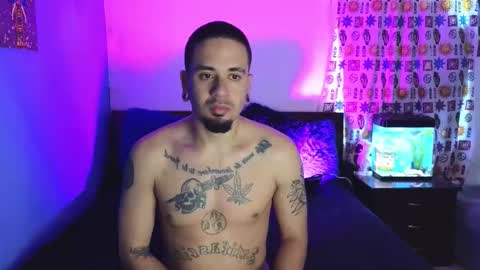 Snapshot of tony_and_sophia chatting on 11.05.25 Sophia Tony online show from 11.05.25