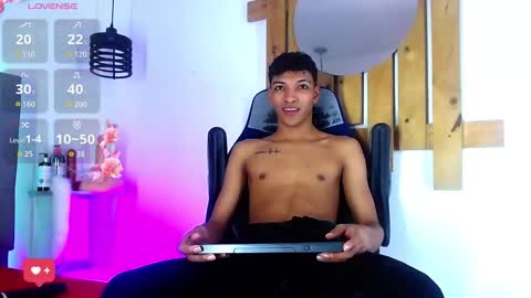 Snapshot of tony_rick_ chatting on 11.26.25 Tony And Rick online show from 11.26.25