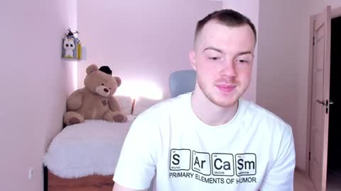 Snapshot of toohornyserj chatting on 01.12.25 toohornyserj online show from 01.12.25