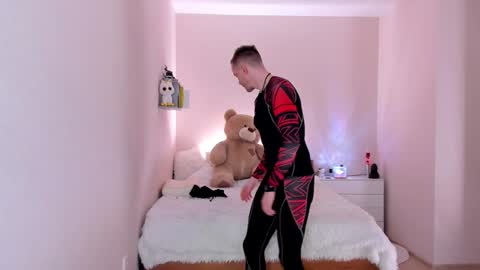 Snapshot of toohornyserj chatting on 02.03.25 toohornyserj online show from 02.03.25