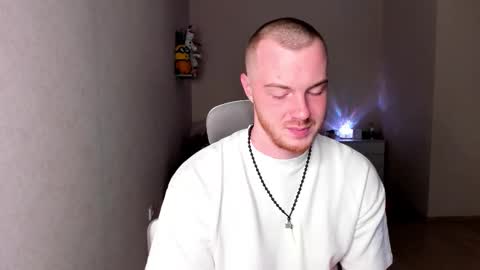 Snapshot of toohornyserj chatting on 10.04.25 toohornyserj online show from 10.04.25