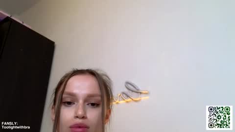 Snapshot of tootightwithbra chatting on 01.23.25 Kira online show from 01.23.25