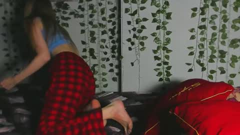 Snapshot of top_magical_girls chatting on 02.14.26 Alice and Sandra online show from 02.14.26