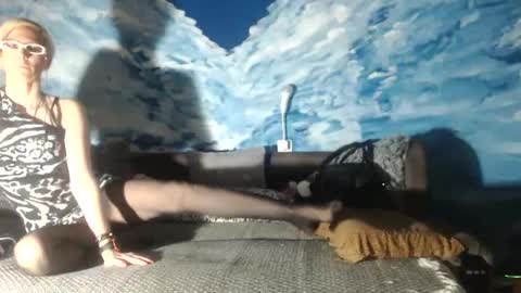 Tara J online show from 01.28.25