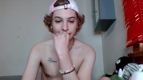 Snapshot of topzaddy chatting on 11.19.25 TopZaddy online show from 11.19.25