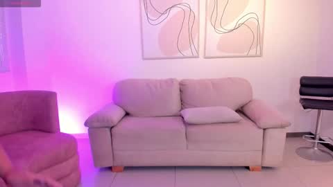 Tori Cross online show from 10.22.25