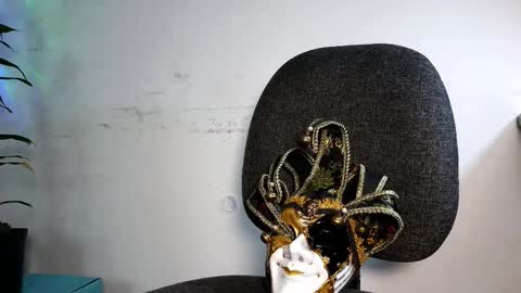 Enzo Moretti online show from 11.18.25