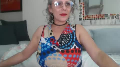 Snapshot of totypink chatting on 09.19.25 TotyPink online show from 09.19.25