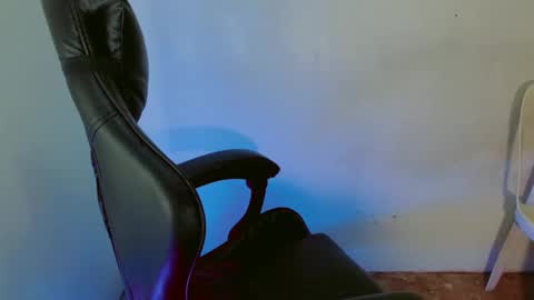 Snapshot of touch_of_alison chatting on 02.26.25 Alison online show from 02.26.25