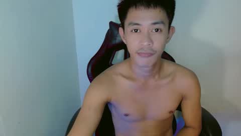 Snapshot of touch_of_alison chatting on 03.08.25 Alison online show from 03.08.25