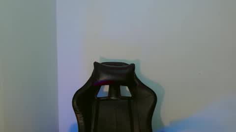 Snapshot of touch_of_alison chatting on 09.21.25 Alison online show from 09.21.25