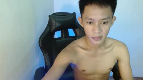 Snapshot of touch_of_alison chatting on 11.19.25 Alison online show from 11.19.25