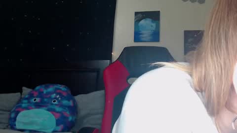 Snapshot of toxiclilly chatting on 01.22.25 Lilly Miss Mistress Goddess Maam Queen Boss online show from 01.22.25