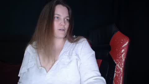 Snapshot of toxiclilly chatting on 06.19.26 Lilly Miss Mistress Goddess Maam Queen Boss online show from 06.19.26