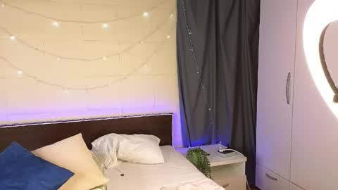 Max online show from 04.18.26