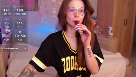 toxkiss online show from 11.05.25