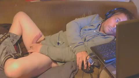 Snapshot of toyboy5546 chatting on 10.12.25 Toyboy online show from 10.12.25