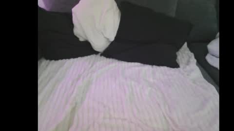 Snapshot of toyy_boy chatting on 12.05.25 Tim online show from 12.05.25