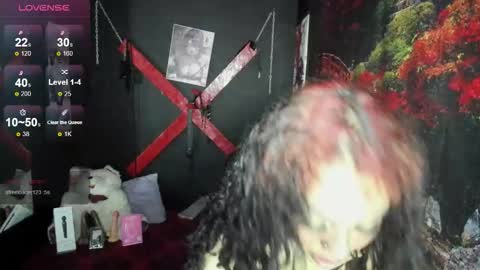 tracy_ks online show from 10.21.25