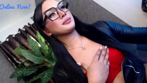Snapshot of transbadassx chatting on 12.05.24 CLEOPATHRA online show from 12.05.24