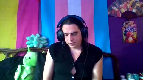 Snapshot of transgurlrobin chatting on 11.14.25 Mugiwararobin1 online show from 11.14.25