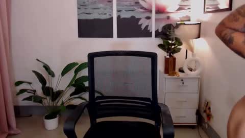 Snapshot of transpornidol chatting on 03.12.25 transpornidol online show from 03.12.25