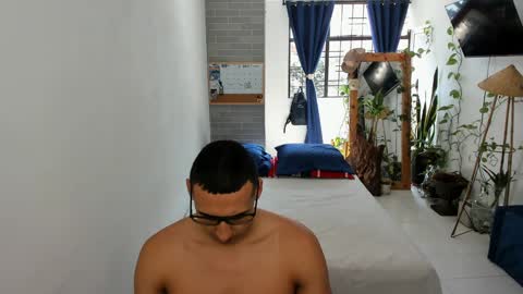 Snapshot of travis_bakerr chatting on 12.19.24 travis bakerr online show from 12.19.24