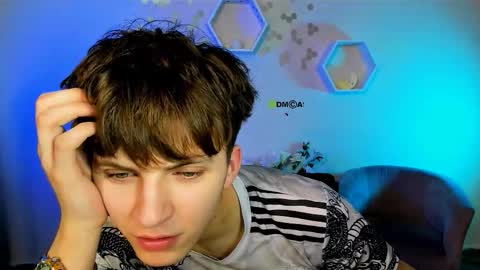 Travis online show from 12.03.25