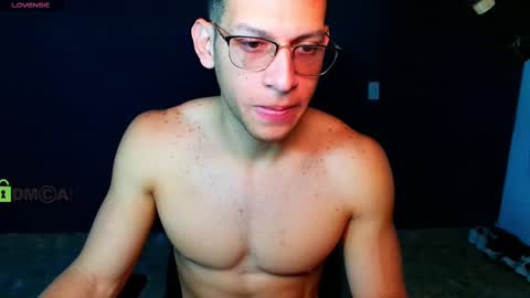 TRAVIS. online show from 02.12.25