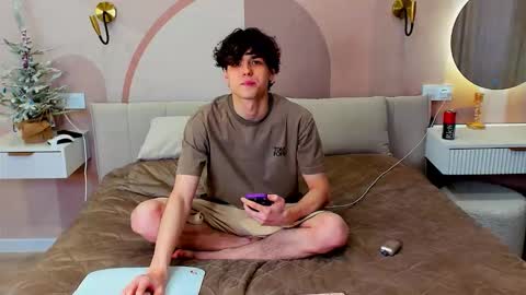 travisrivas online show from 02.09.26