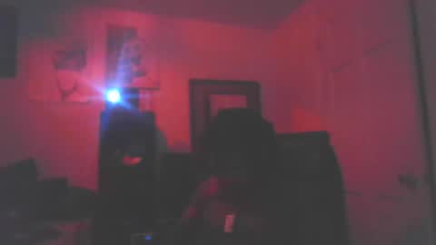 Snapshot of tray713152 chatting on 05.06.26 10Thickness online show from 05.06.26