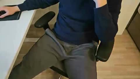 tree1989 online show from 01.02.25