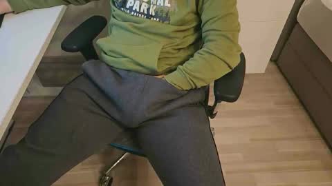 tree1989 online show from 01.05.25