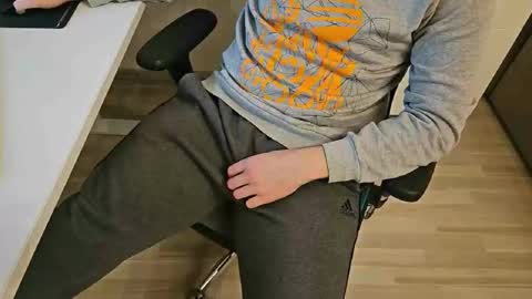 tree1989 online show from 01.07.25