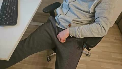 tree1989 online show from 03.03.25