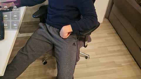 tree1989 online show from 10.18.25